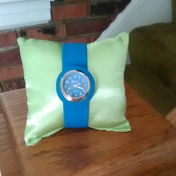 Slap Band Watch - Picture 5 of 6